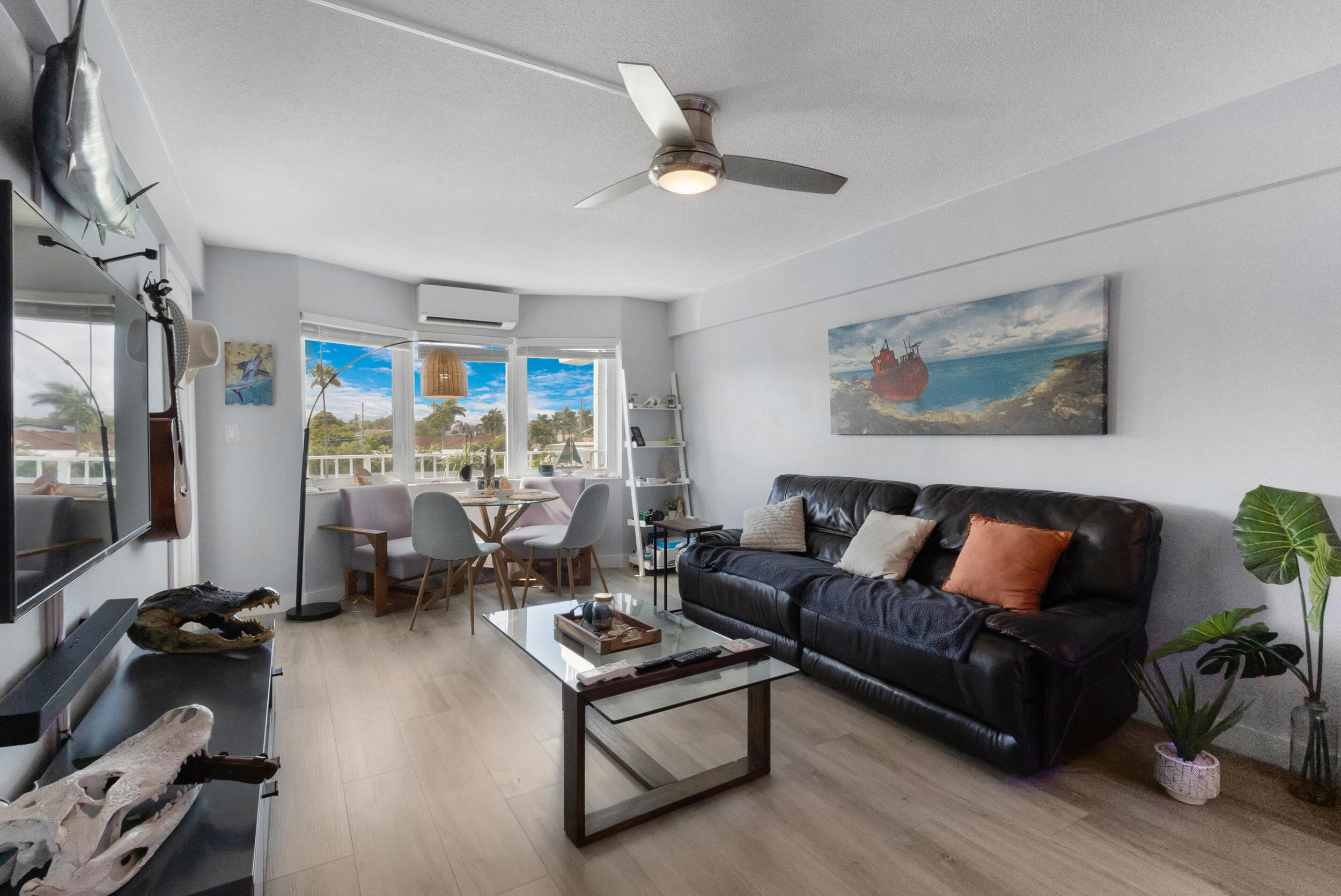 ILLINOIS APTS INC CONDO - Residential