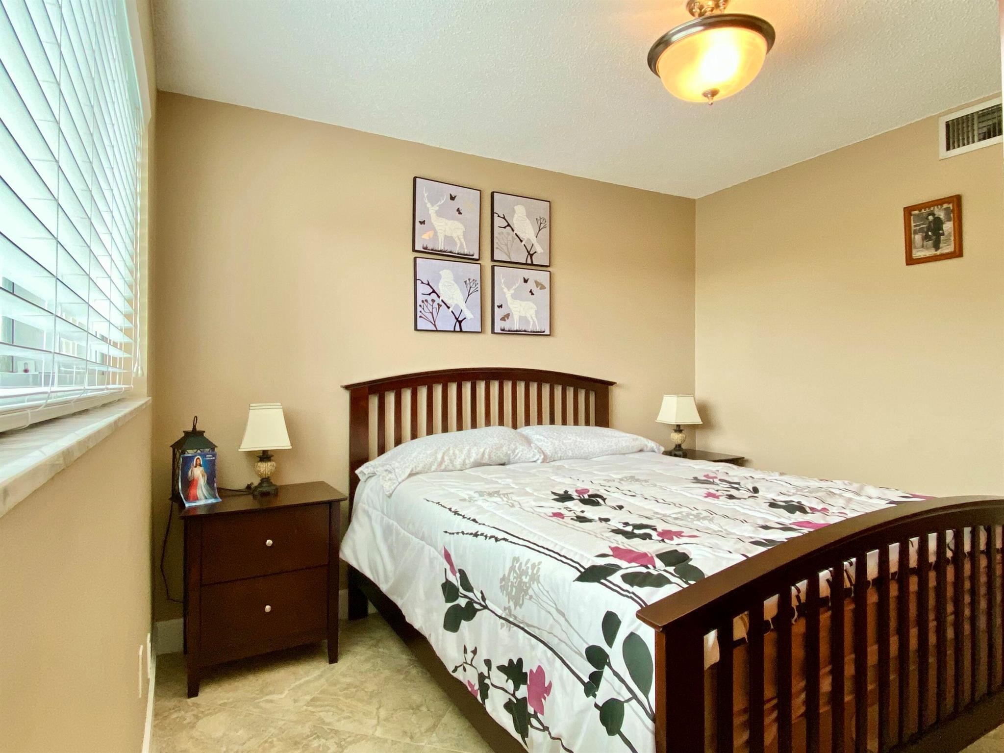 LAKESIDE VILLAGE - Residential