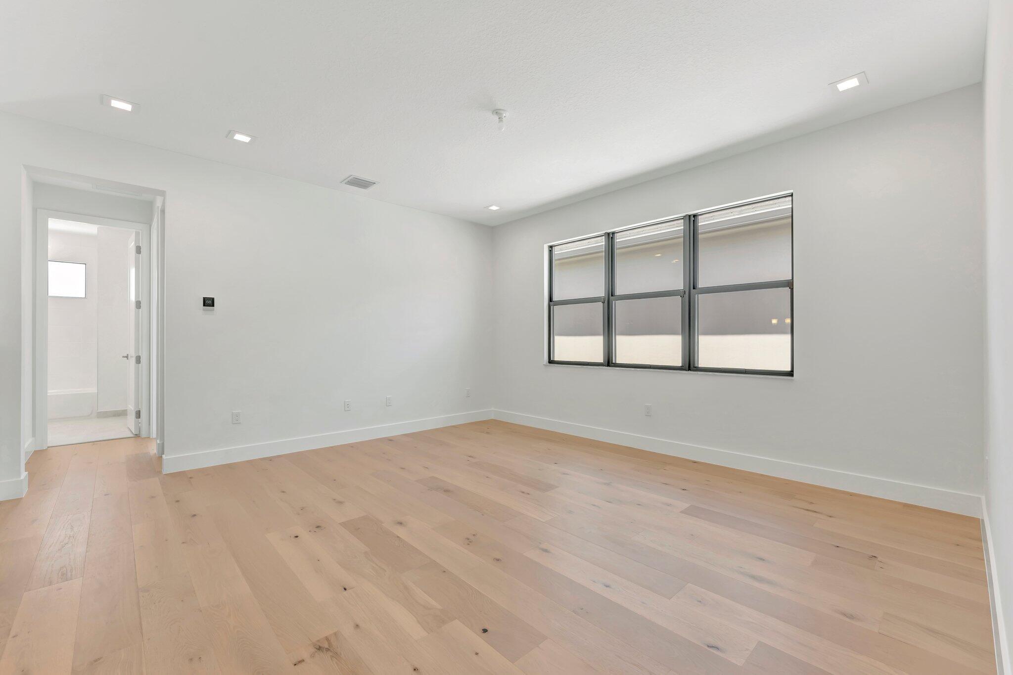 LOTUS EDGE - Residential