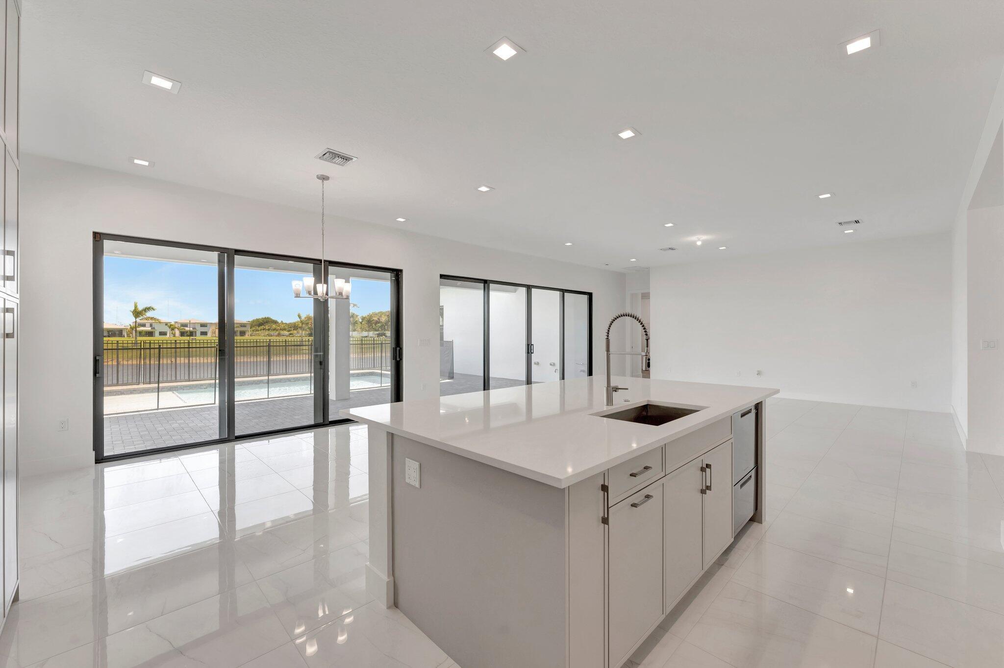 LOTUS EDGE - Residential