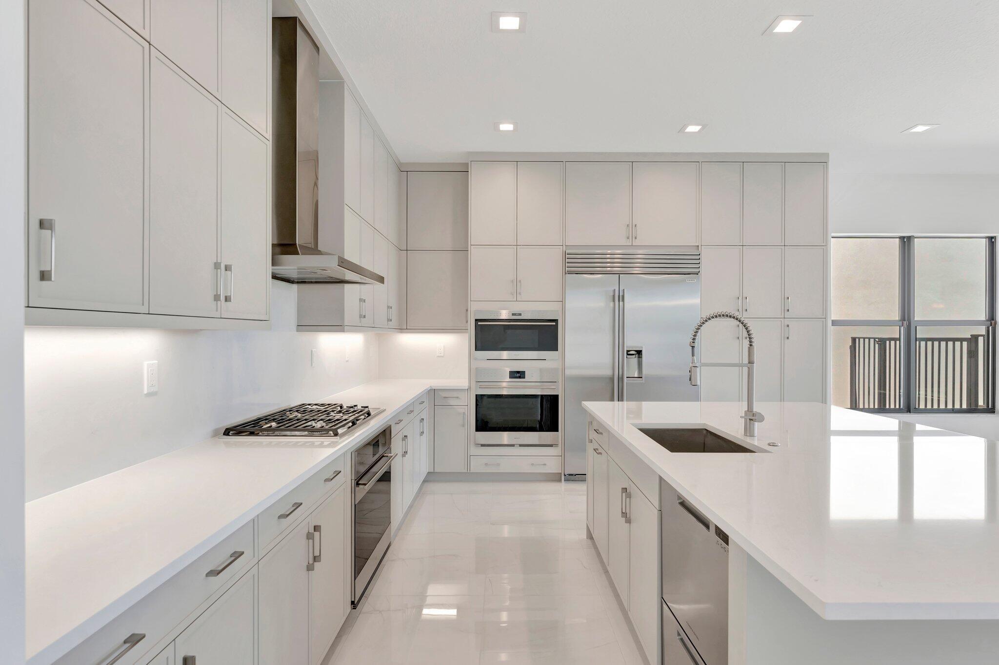 LOTUS EDGE - Residential