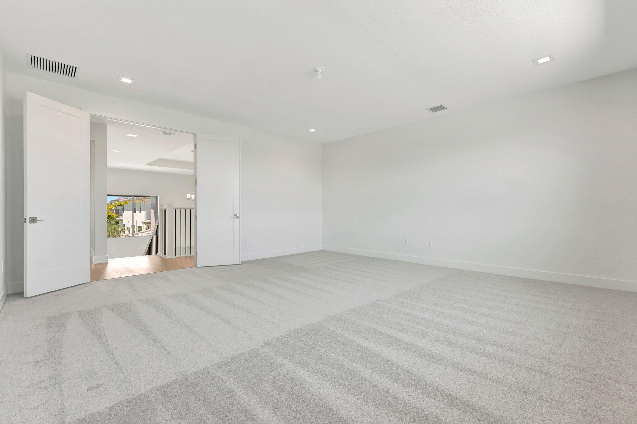 LOTUS EDGE - Residential