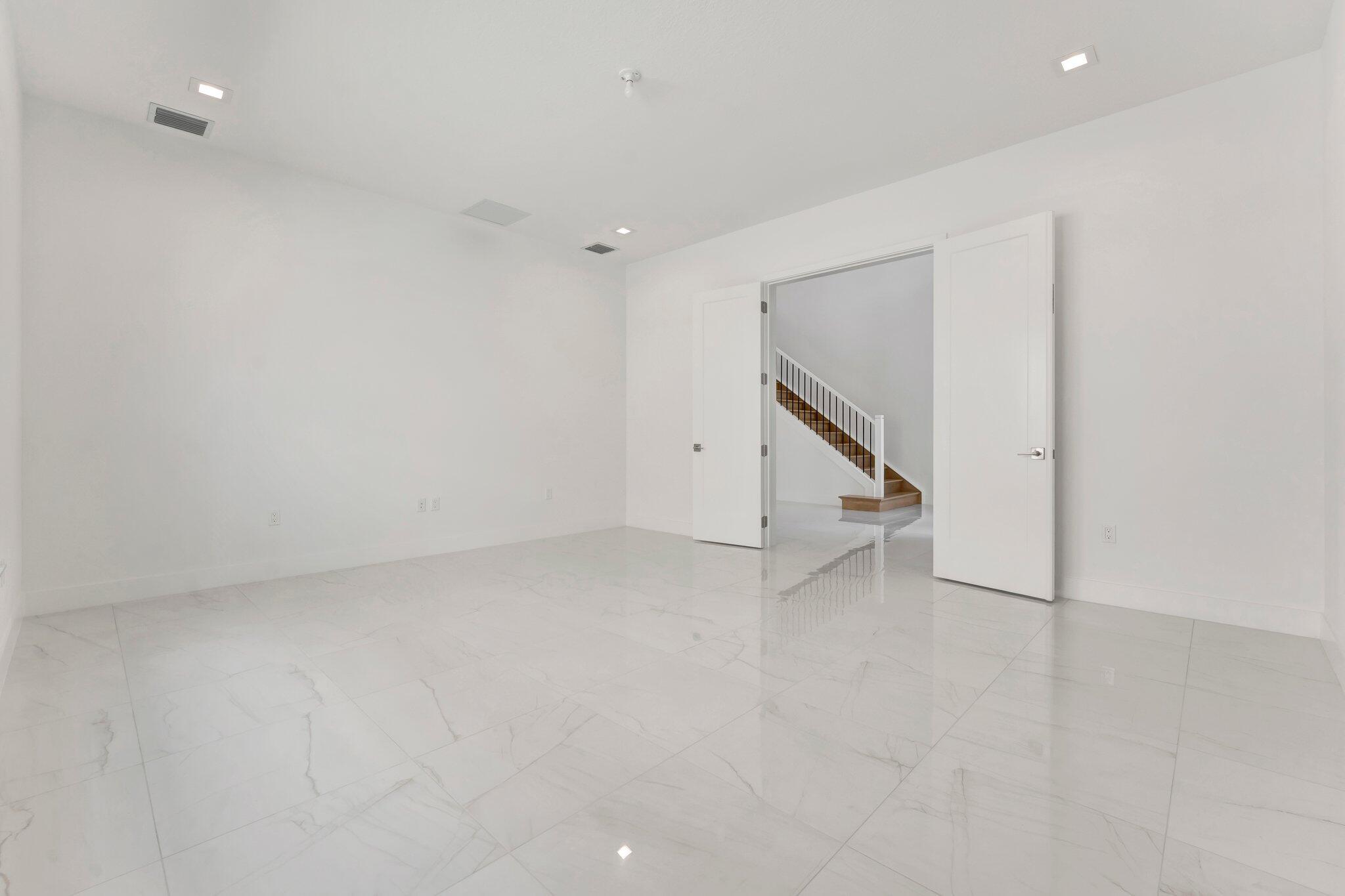 LOTUS EDGE - Residential