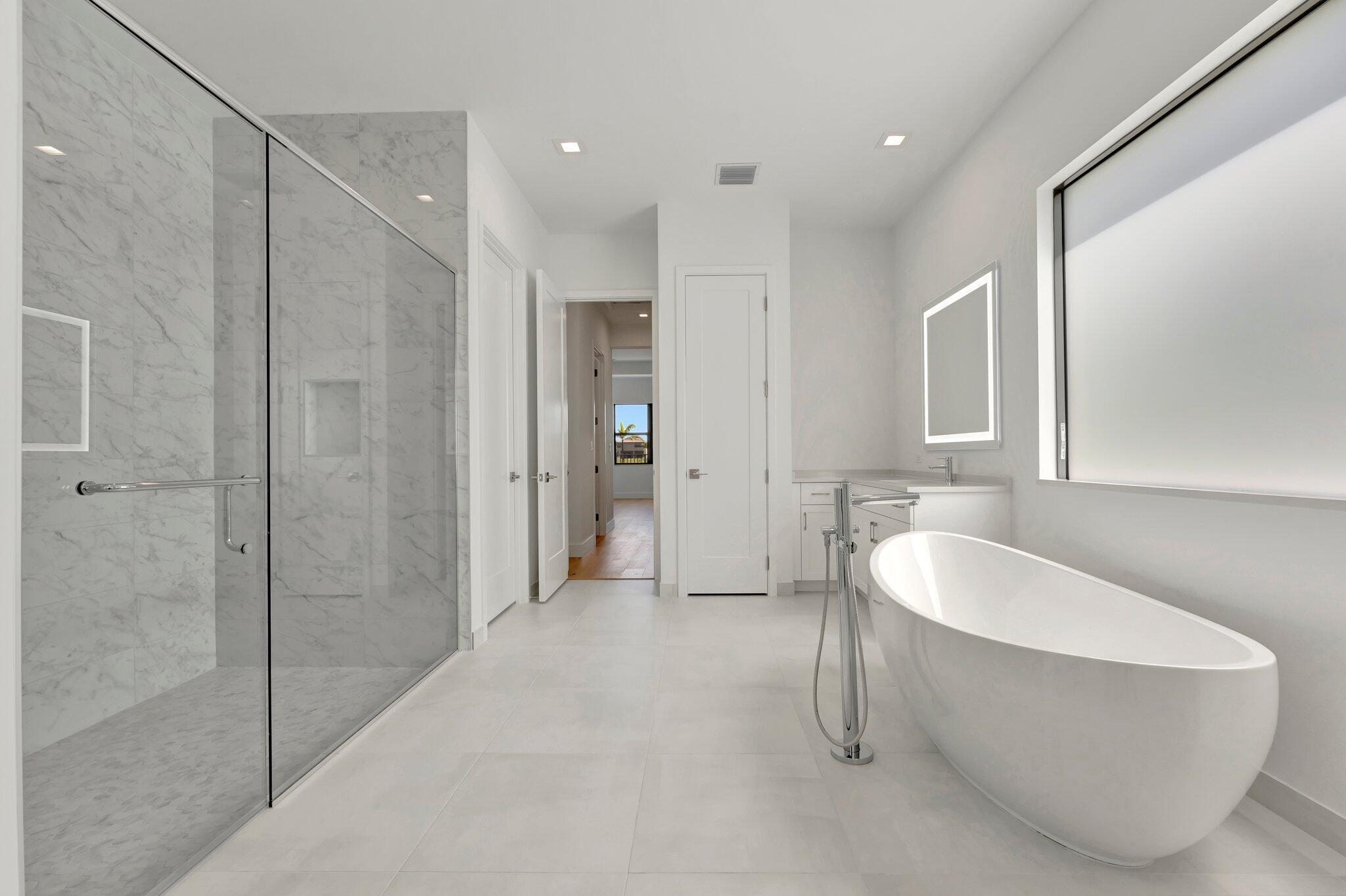 LOTUS EDGE - Residential