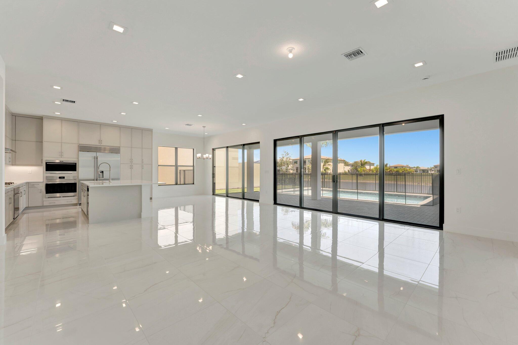 LOTUS EDGE - Residential