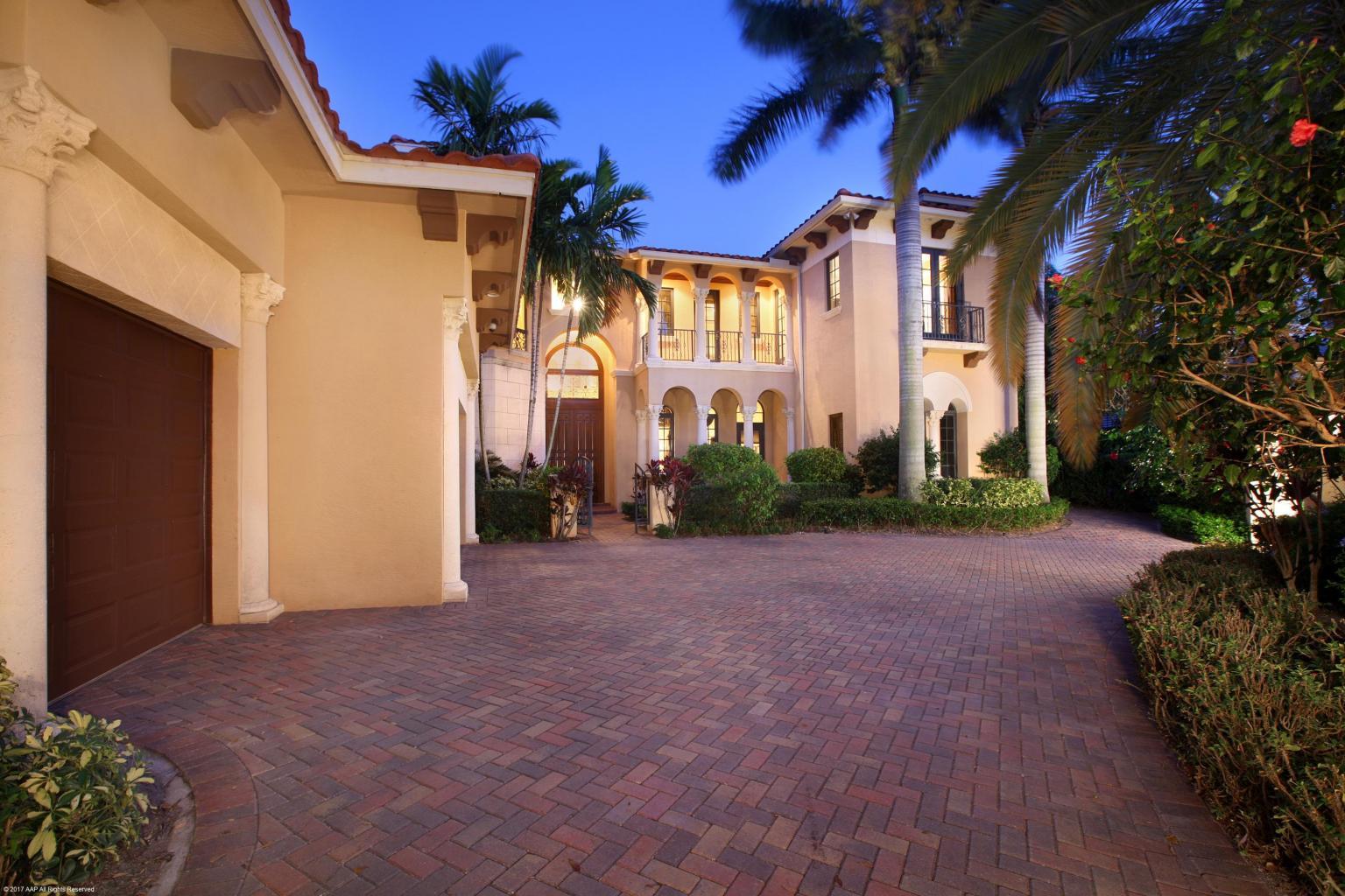 ADMIRALS COVE - Residential