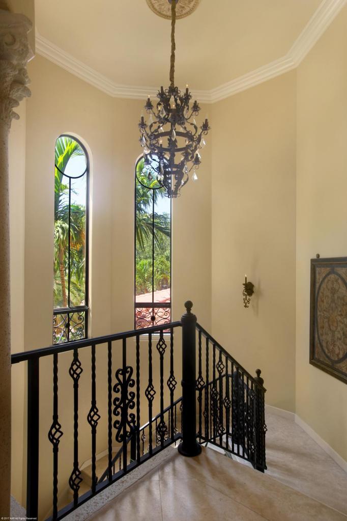 ADMIRALS COVE - Residential