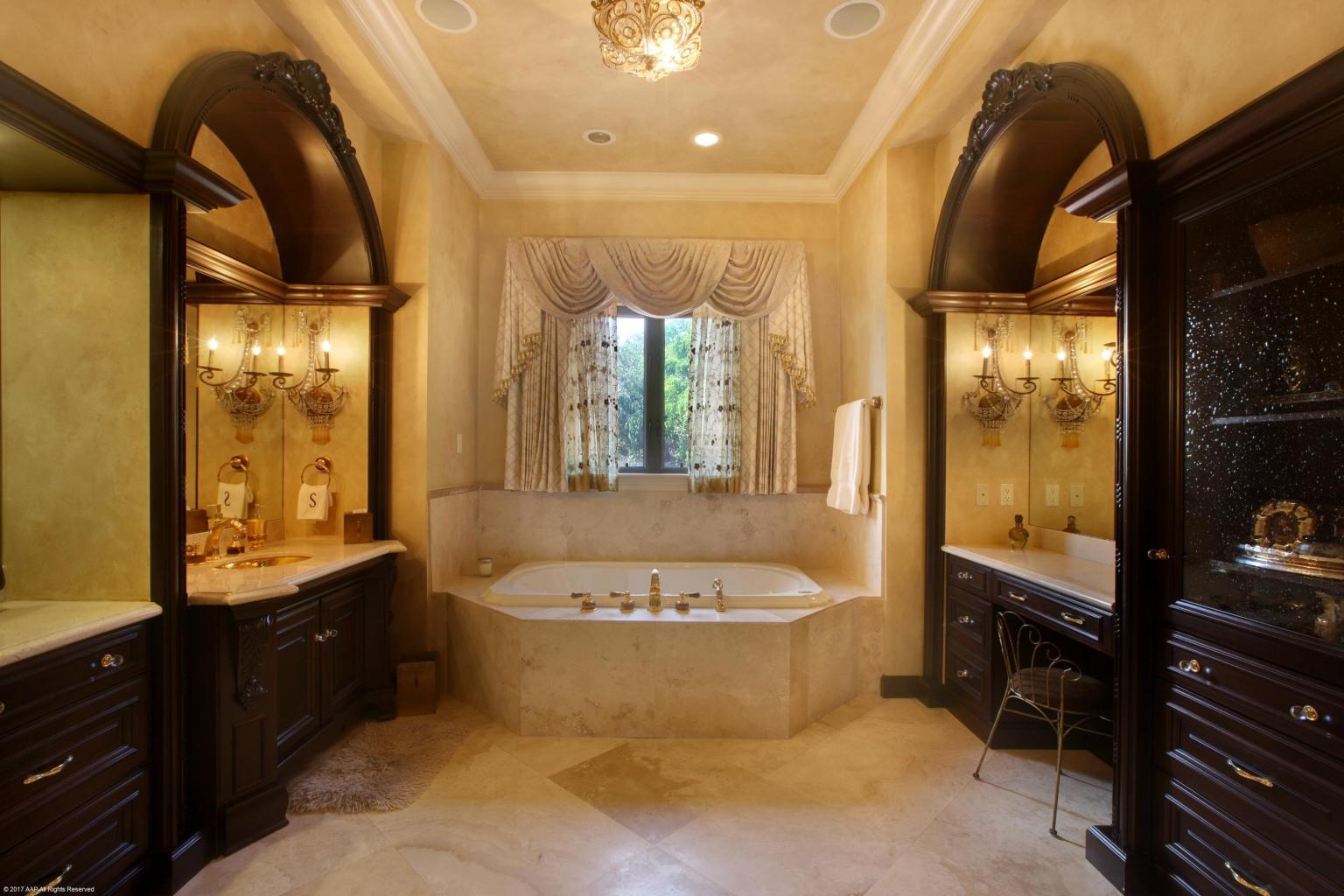 ADMIRALS COVE - Residential