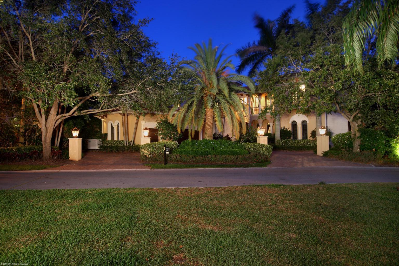 ADMIRALS COVE - Residential