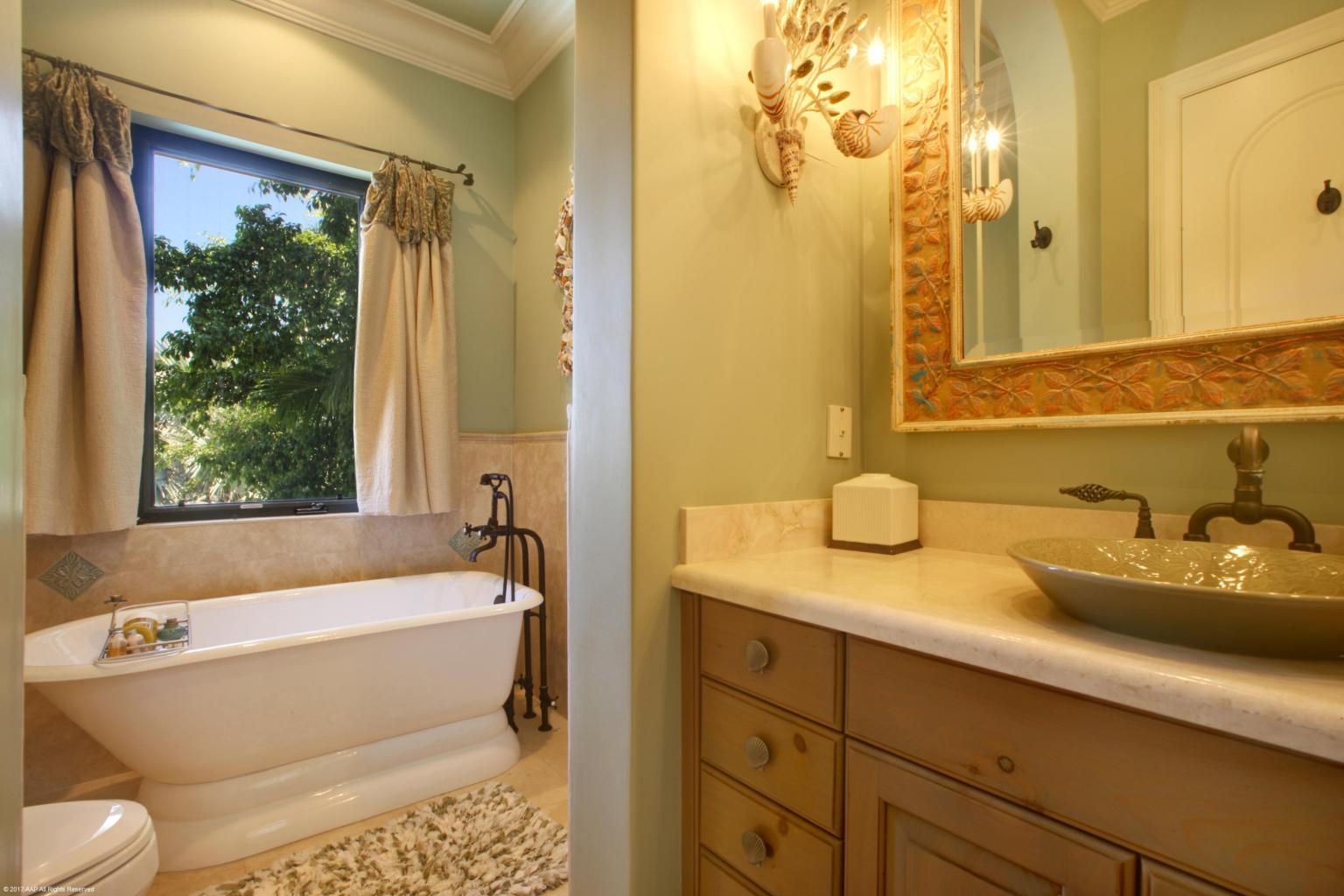 ADMIRALS COVE - Residential