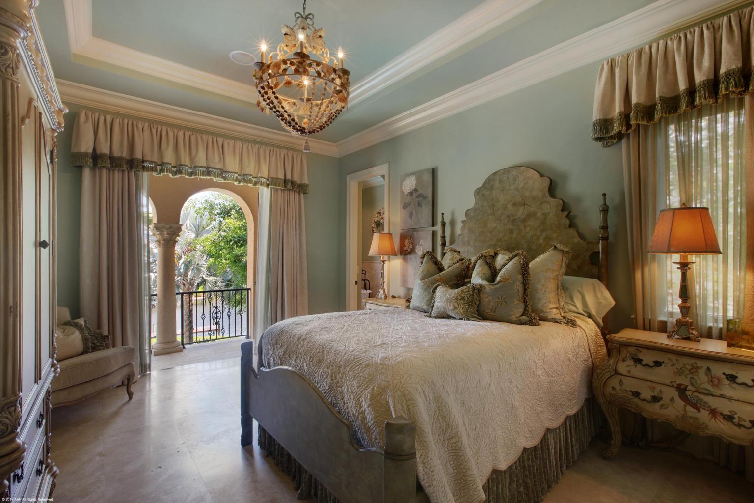 ADMIRALS COVE - Residential