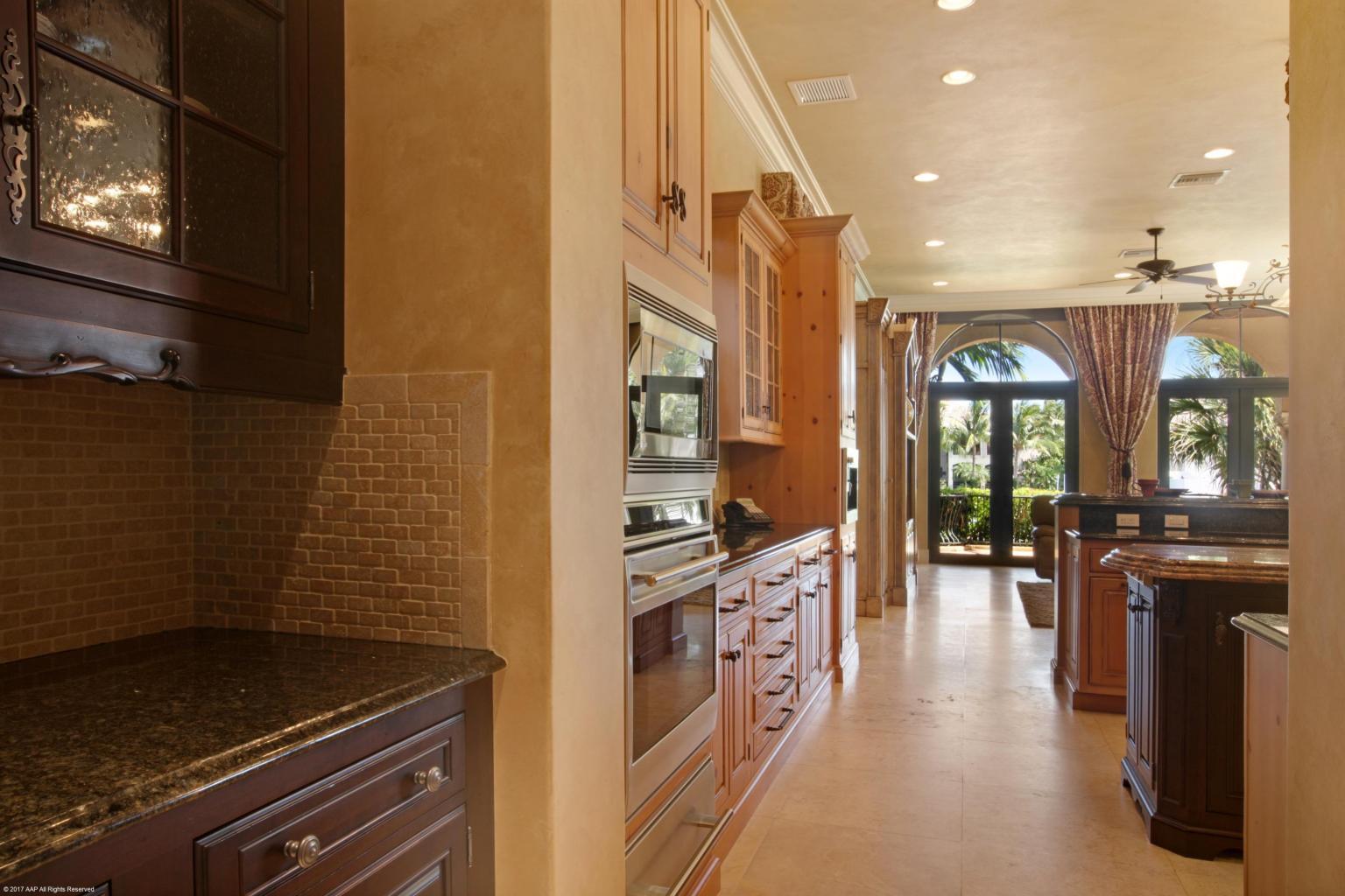 ADMIRALS COVE - Residential