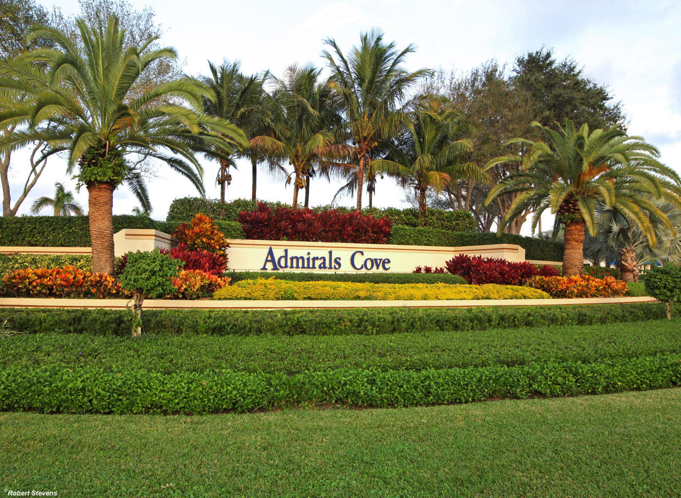 ADMIRALS COVE - Residential