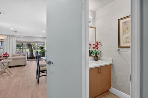 Tiny photo for 1991 Discovery Circle E, Deerfield Beach, FL 33442 (MLS # B26087290)