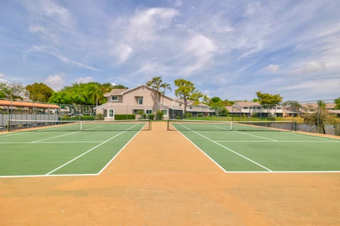 Tiny photo for 1991 Discovery Circle E, Deerfield Beach, FL 33442 (MLS # B26087290)