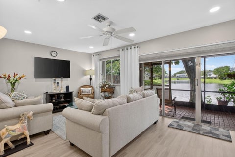 Tiny photo for 1991 Discovery Circle E, Deerfield Beach, FL 33442 (MLS # B26087290)