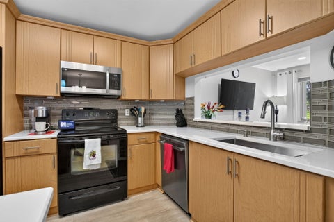 Tiny photo for 1991 Discovery Circle E, Deerfield Beach, FL 33442 (MLS # B26087290)