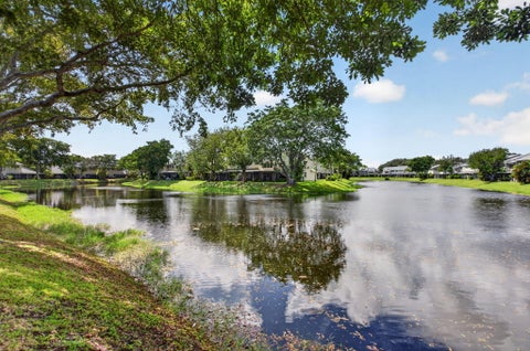 Tiny photo for 1991 Discovery Circle E, Deerfield Beach, FL 33442 (MLS # B26087290)
