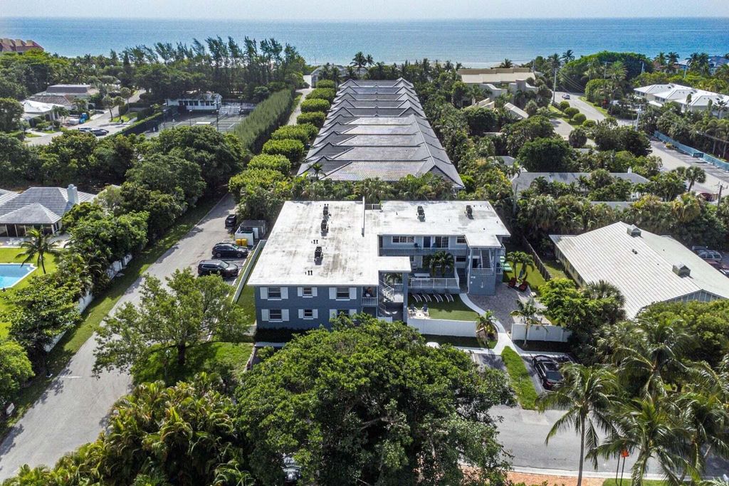 Photo of 801 Andrews Avenue #5, Delray Beach, FL 33483 (MLS # R11081175)