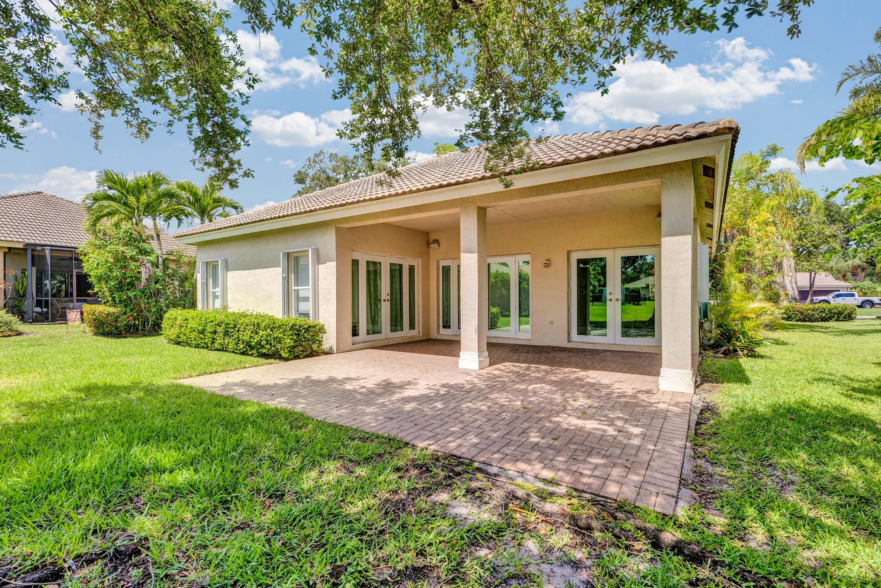 PARKLAND ISLES - Residential