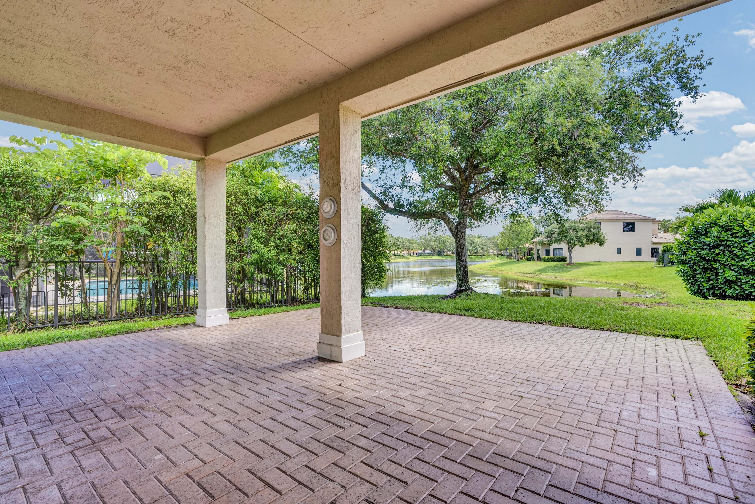 PARKLAND ISLES - Residential