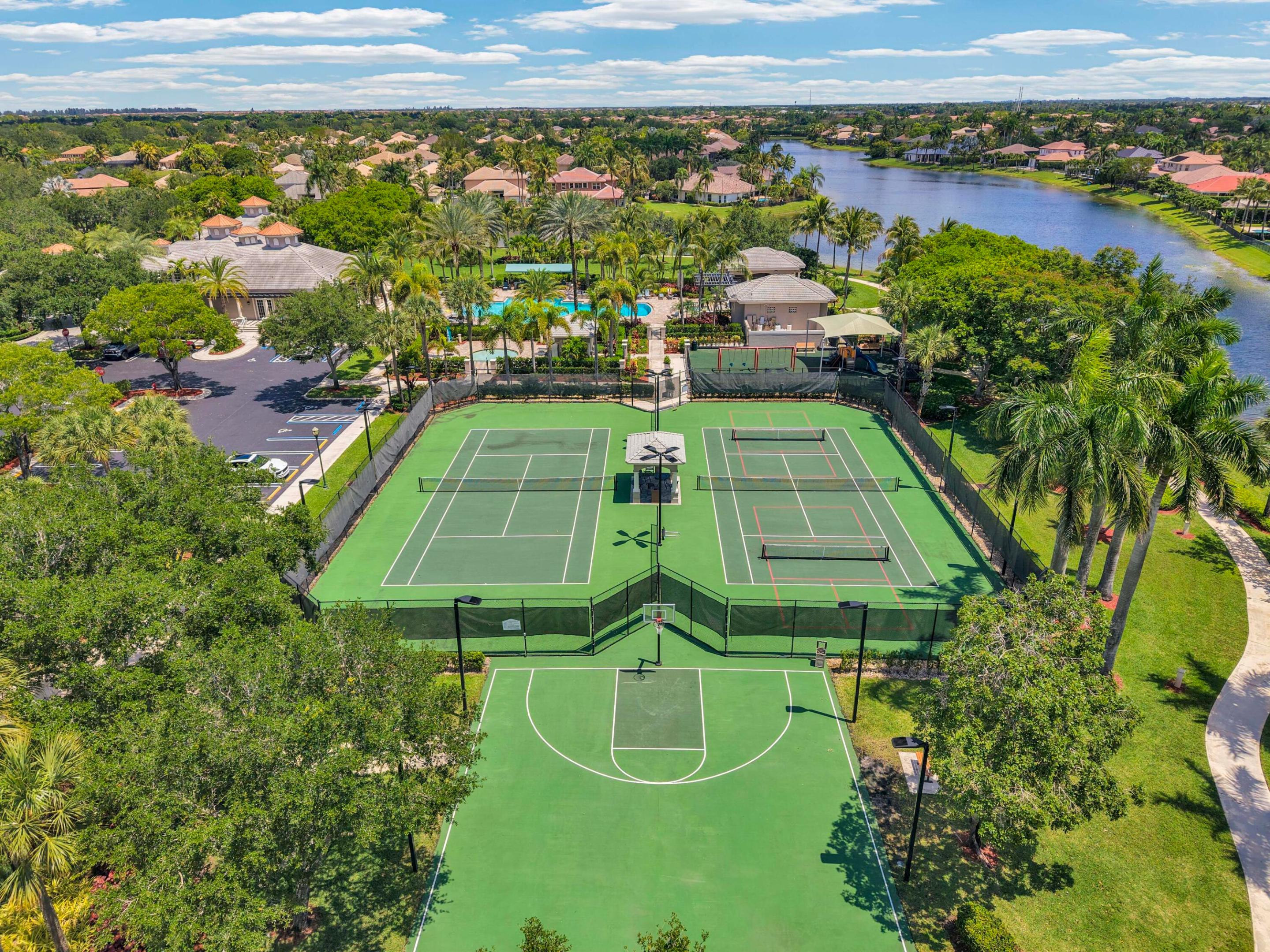 PARKLAND ISLES - Residential