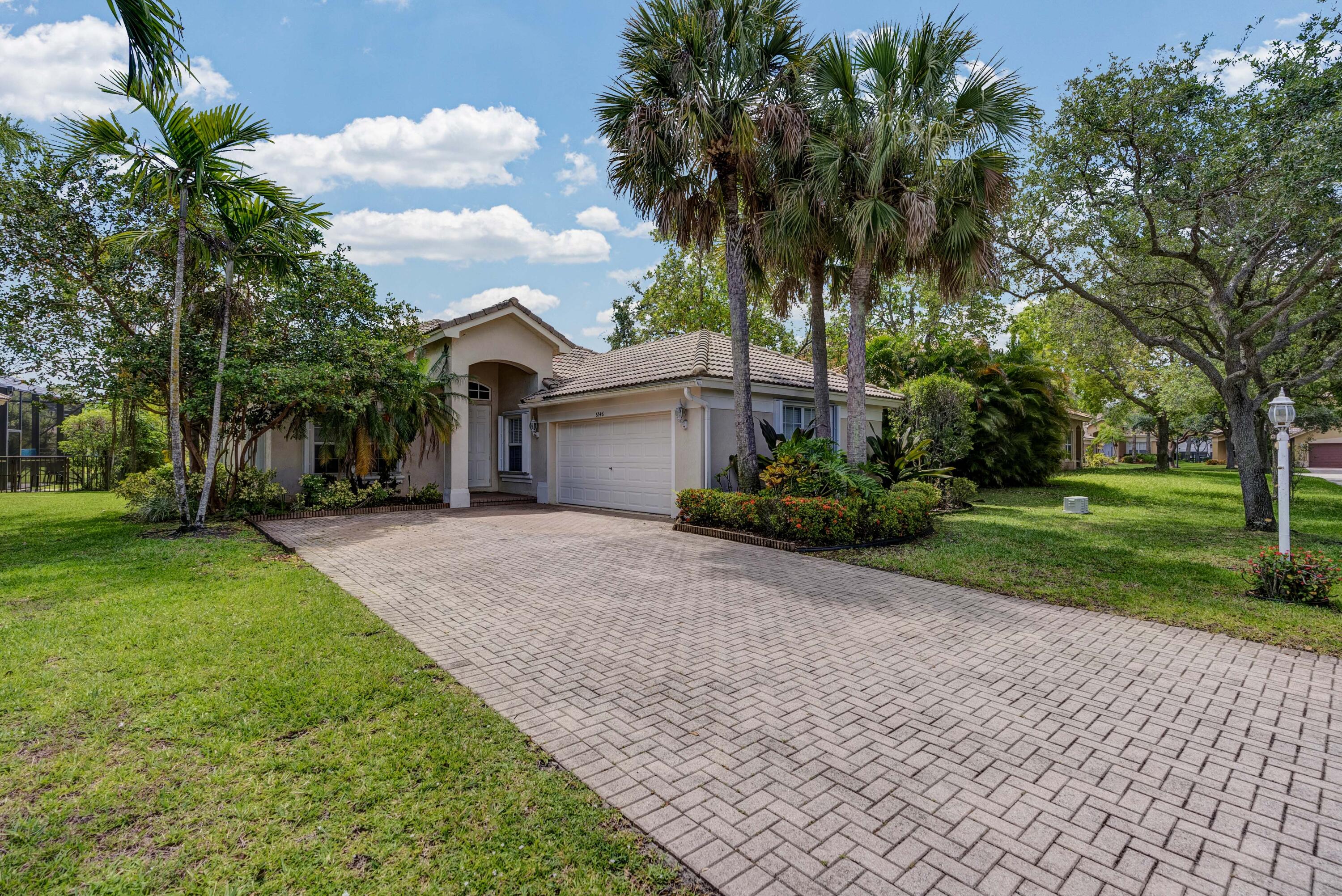 PARKLAND ISLES - Residential