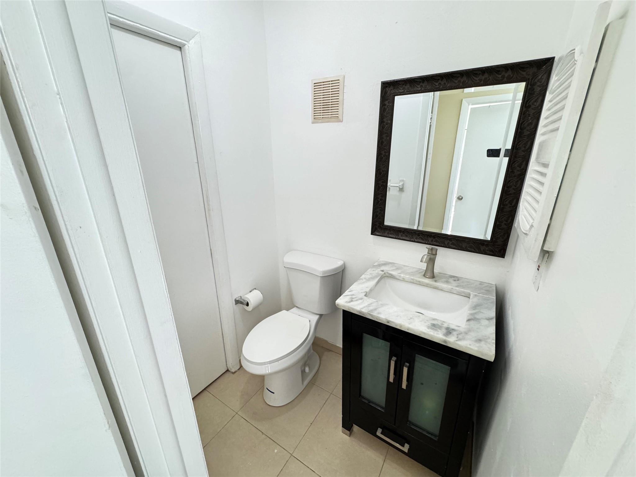 Country Squire Twnhms - Residential Lease