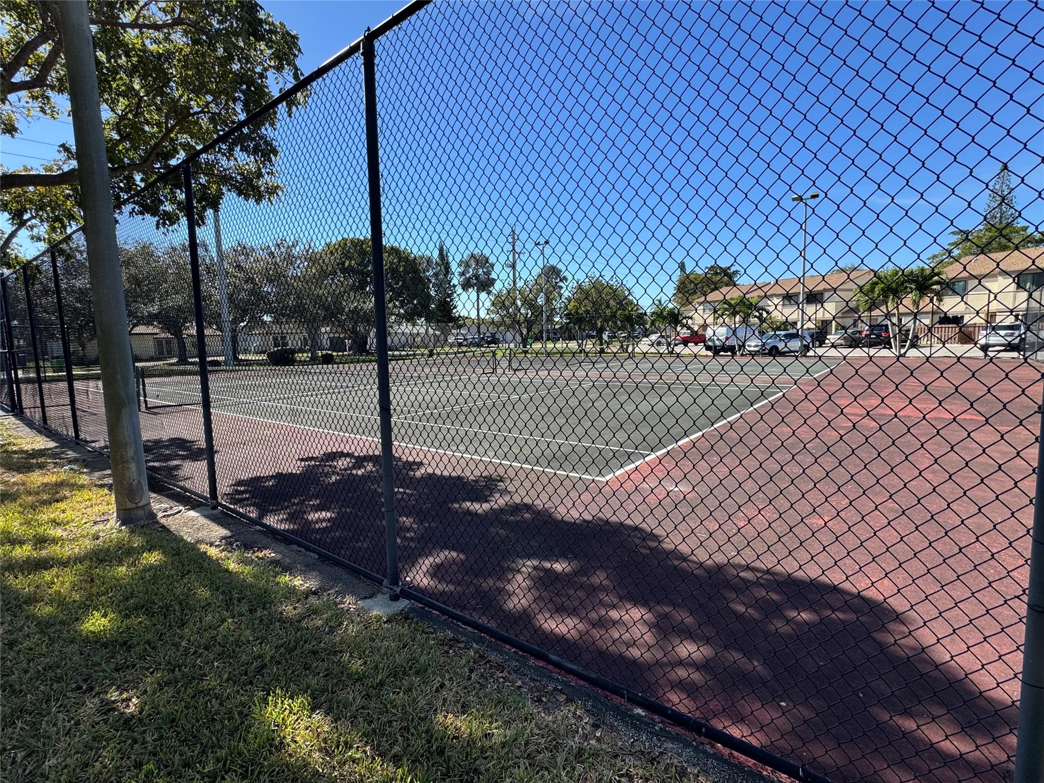 Country Squire Twnhms - Residential Lease