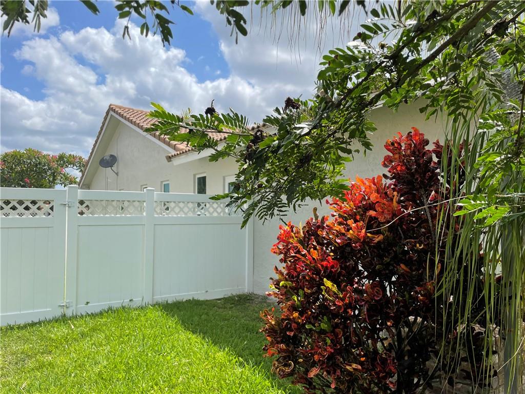 Shadow Wood 80-38 B - Residential
