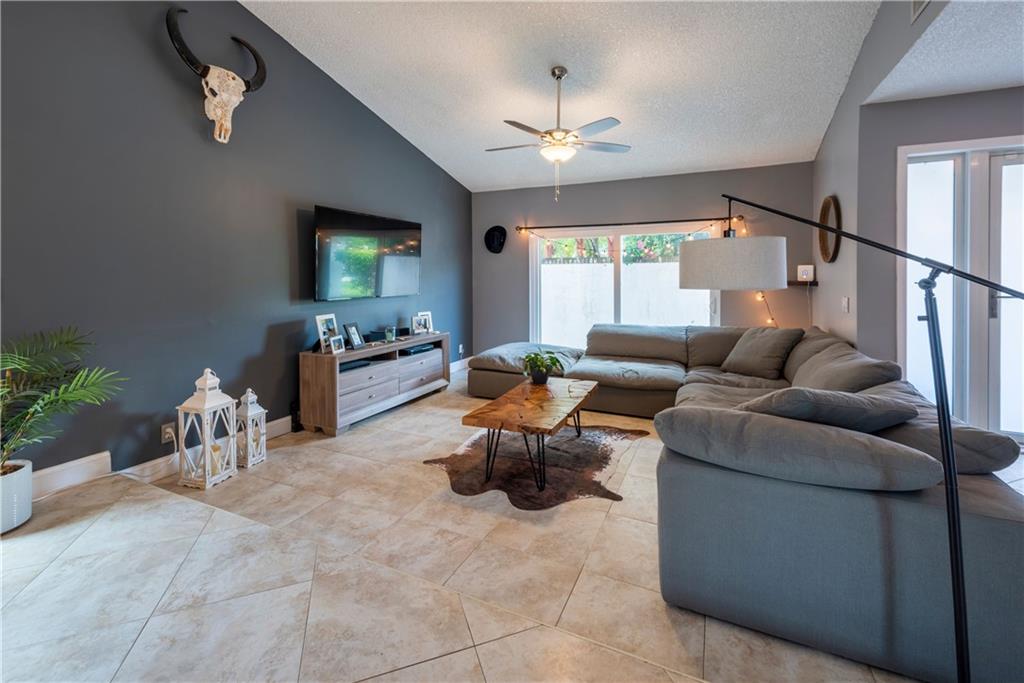Shadow Wood 80-38 B - Residential