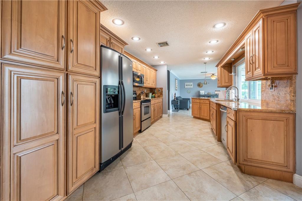 Shadow Wood 80-38 B - Residential