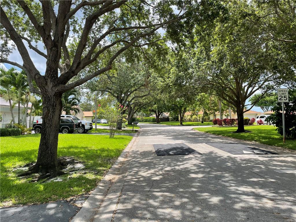 Shadow Wood 80-38 B - Residential