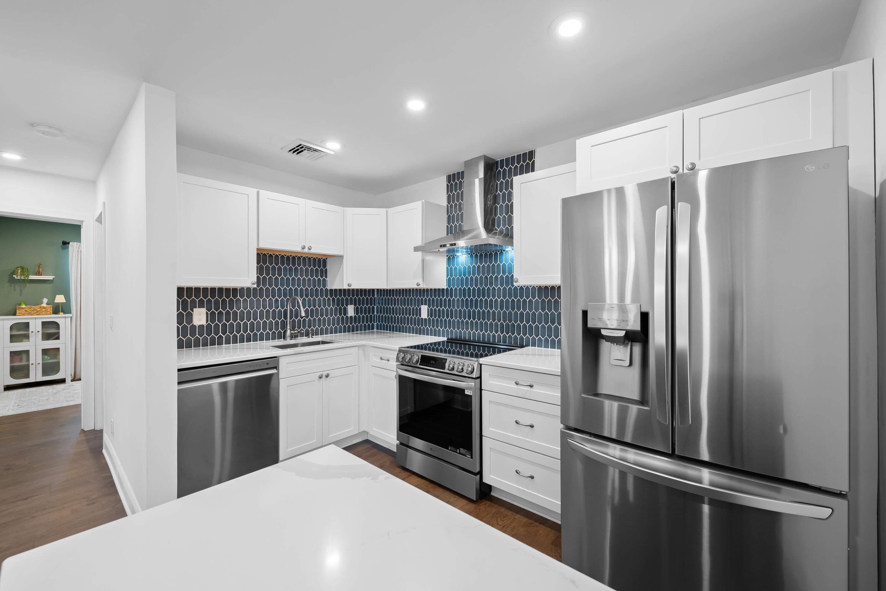 238 SW 10TH Avenue