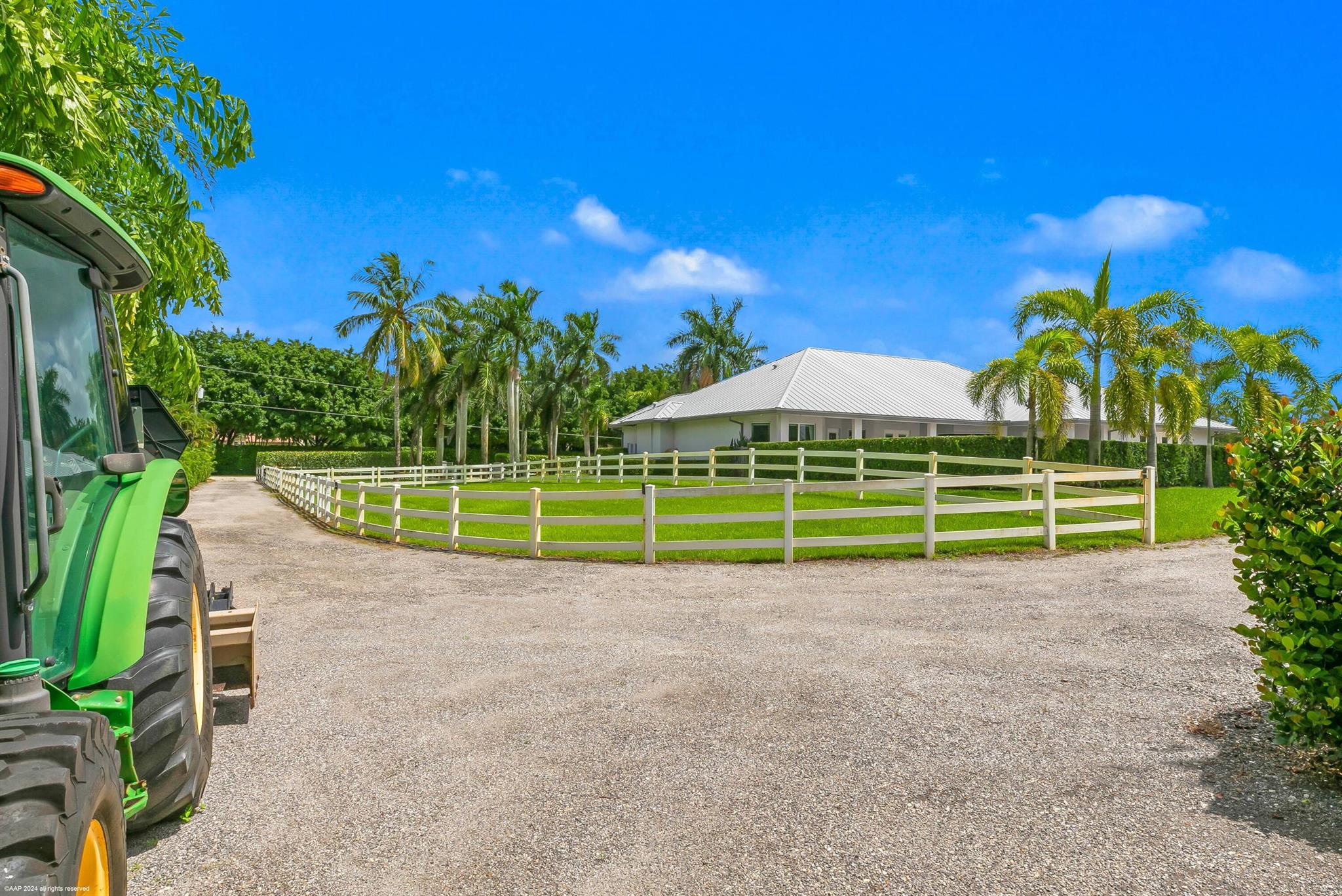 SADDLE TRAIL PARK OF WELL - Residential