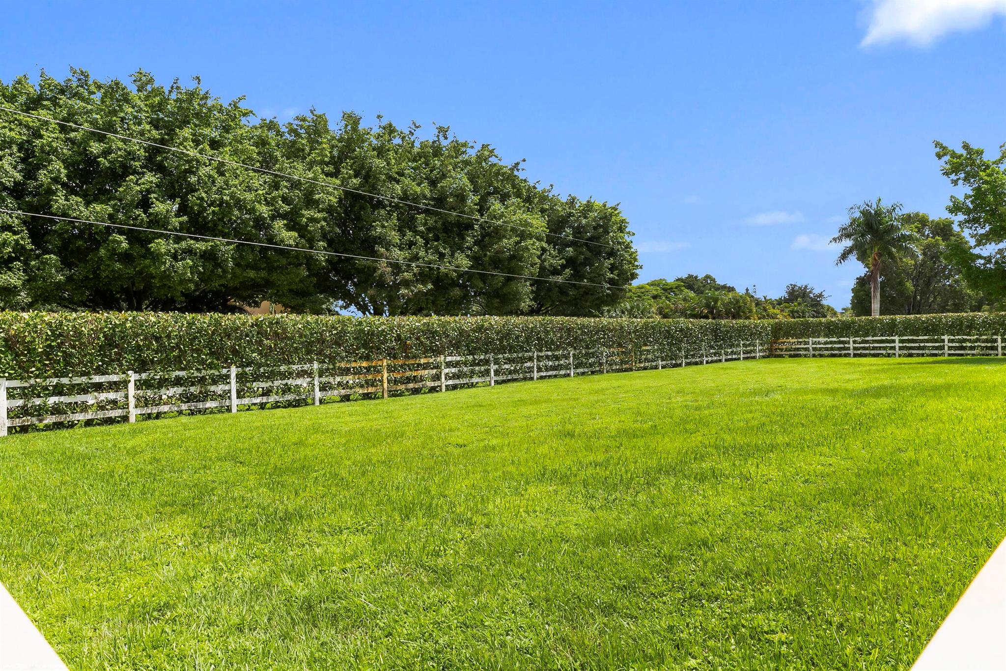 SADDLE TRAIL PARK OF WELL - Residential