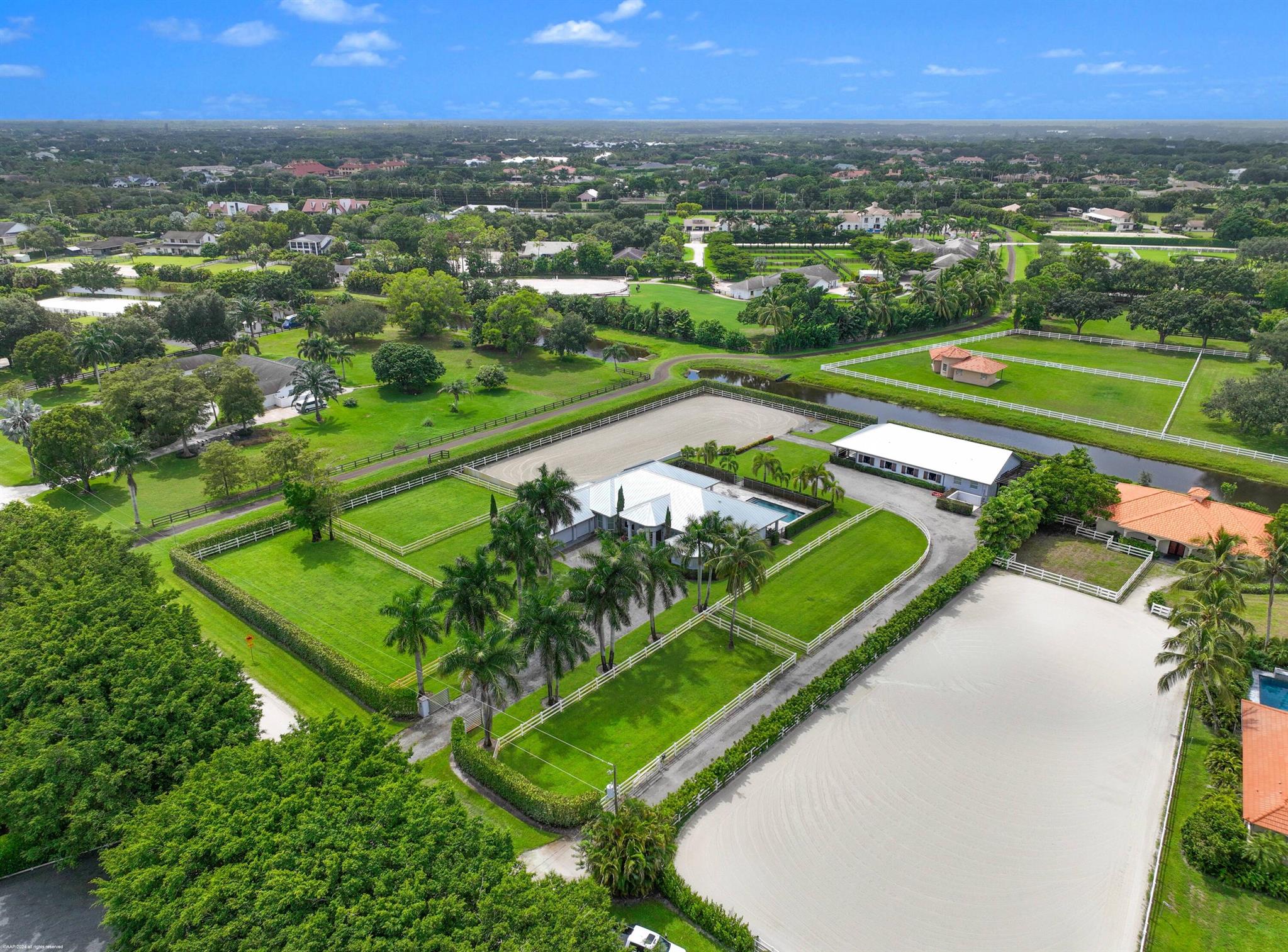 SADDLE TRAIL PARK OF WELL - Residential