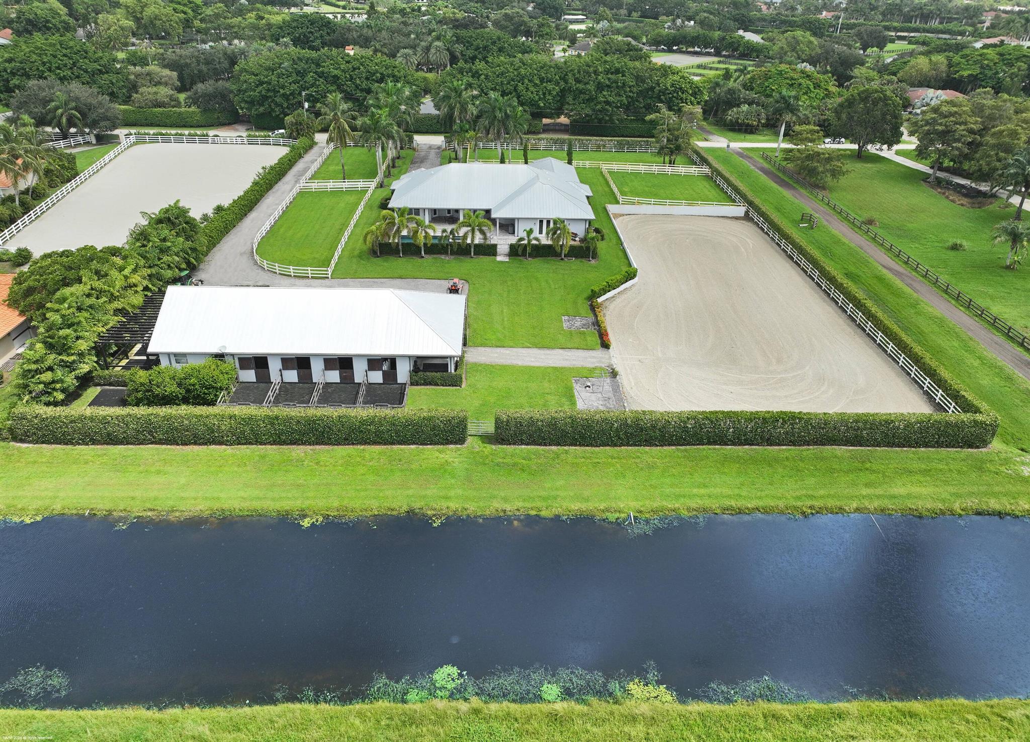 SADDLE TRAIL PARK OF WELL - Residential