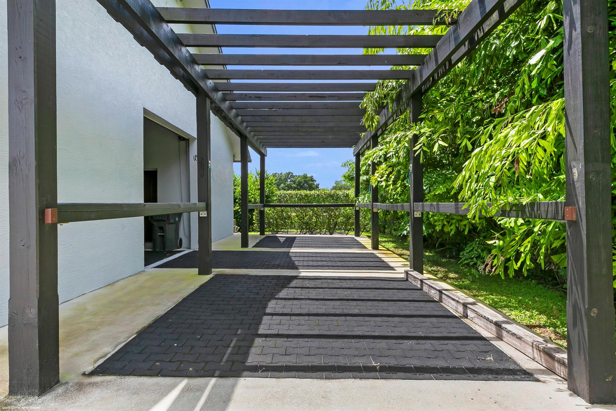 SADDLE TRAIL PARK OF WELL - Residential