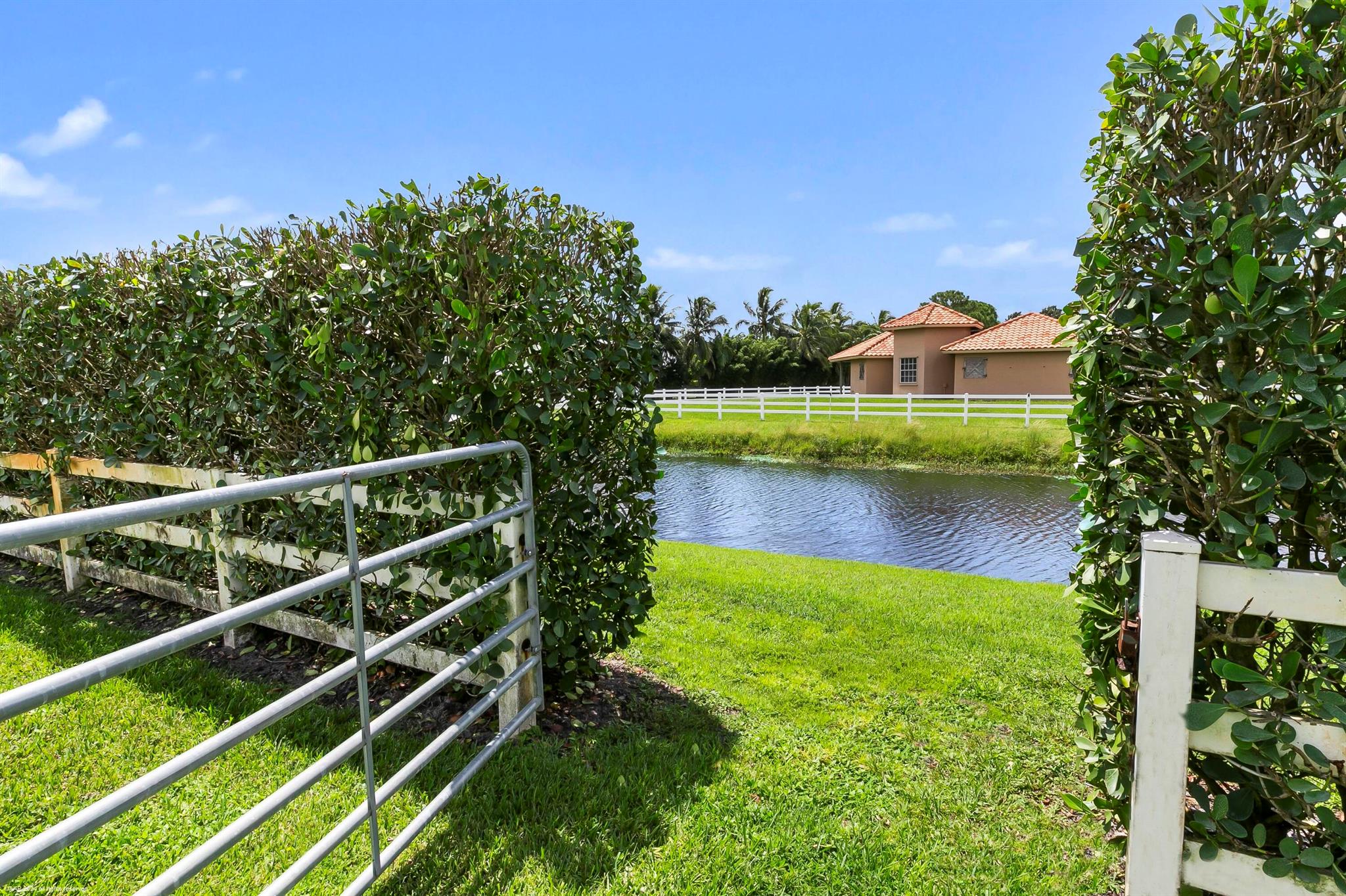 SADDLE TRAIL PARK OF WELL - Residential