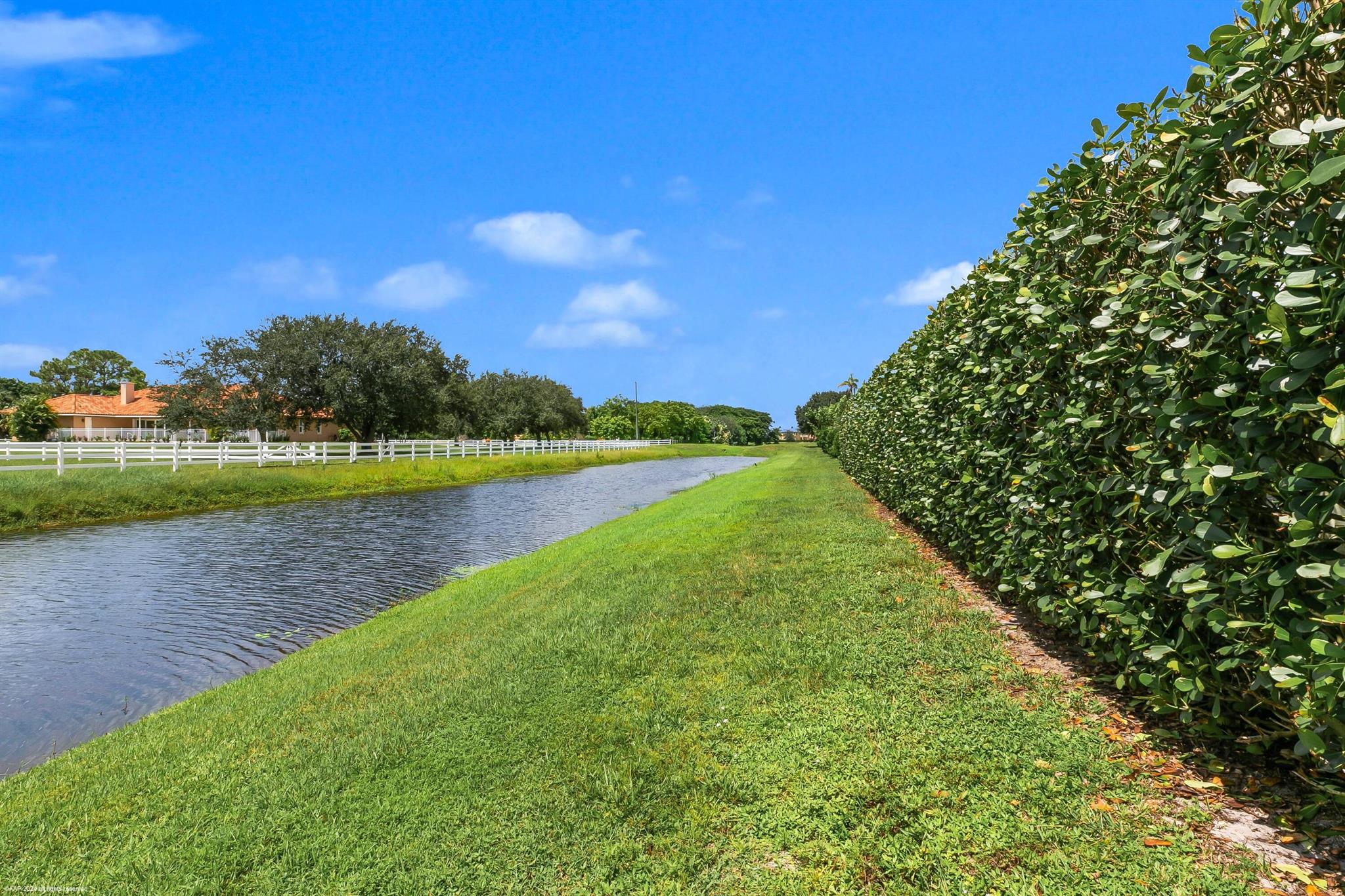 SADDLE TRAIL PARK OF WELL - Residential