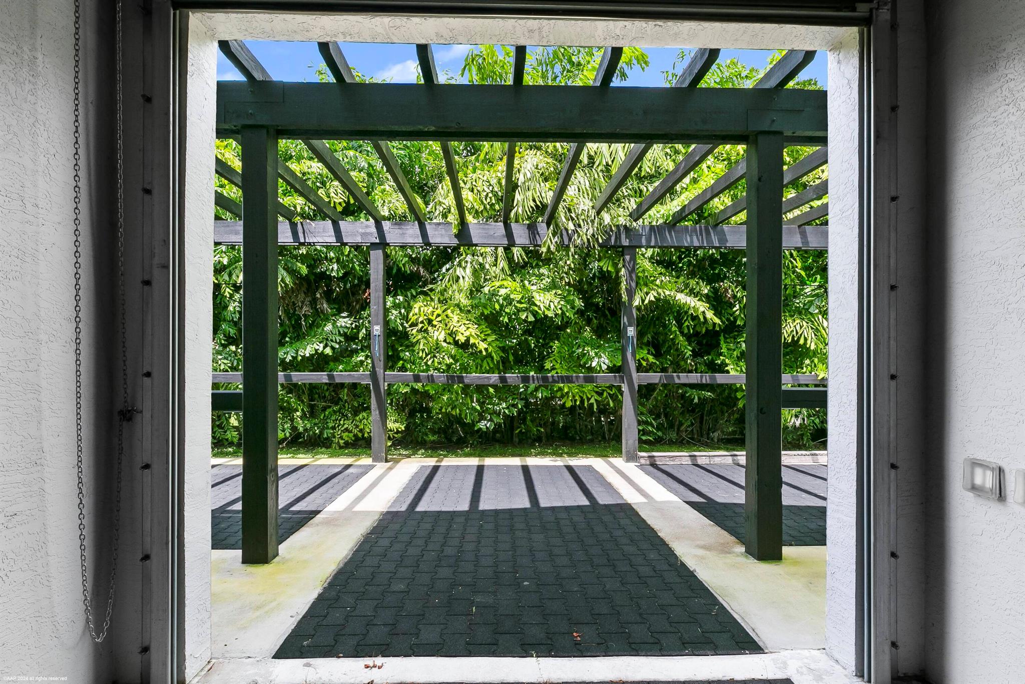 SADDLE TRAIL PARK OF WELL - Residential