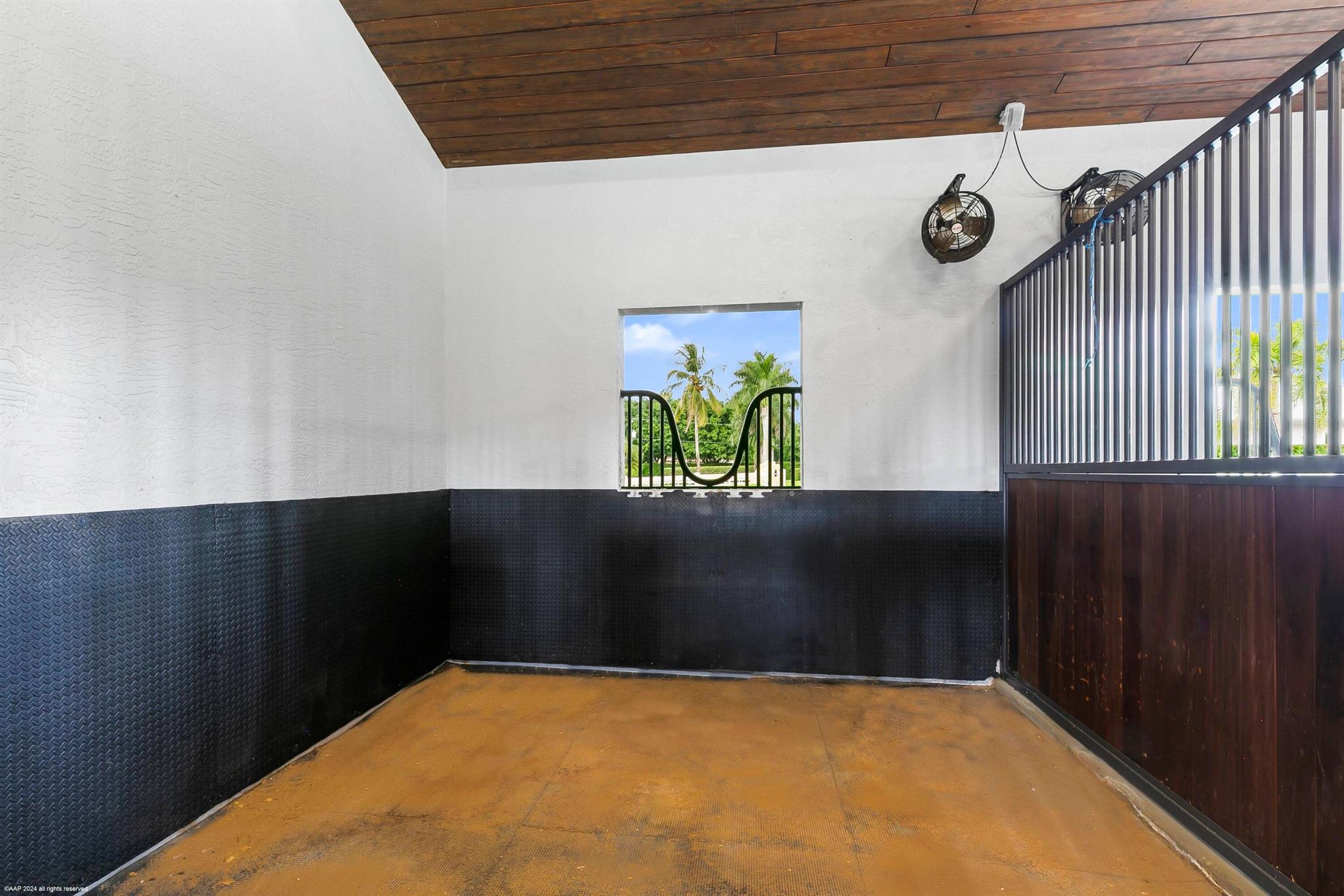 SADDLE TRAIL PARK OF WELL - Residential