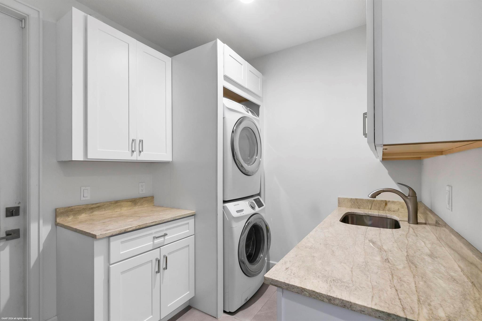 SADDLE TRAIL PARK OF WELL - Residential