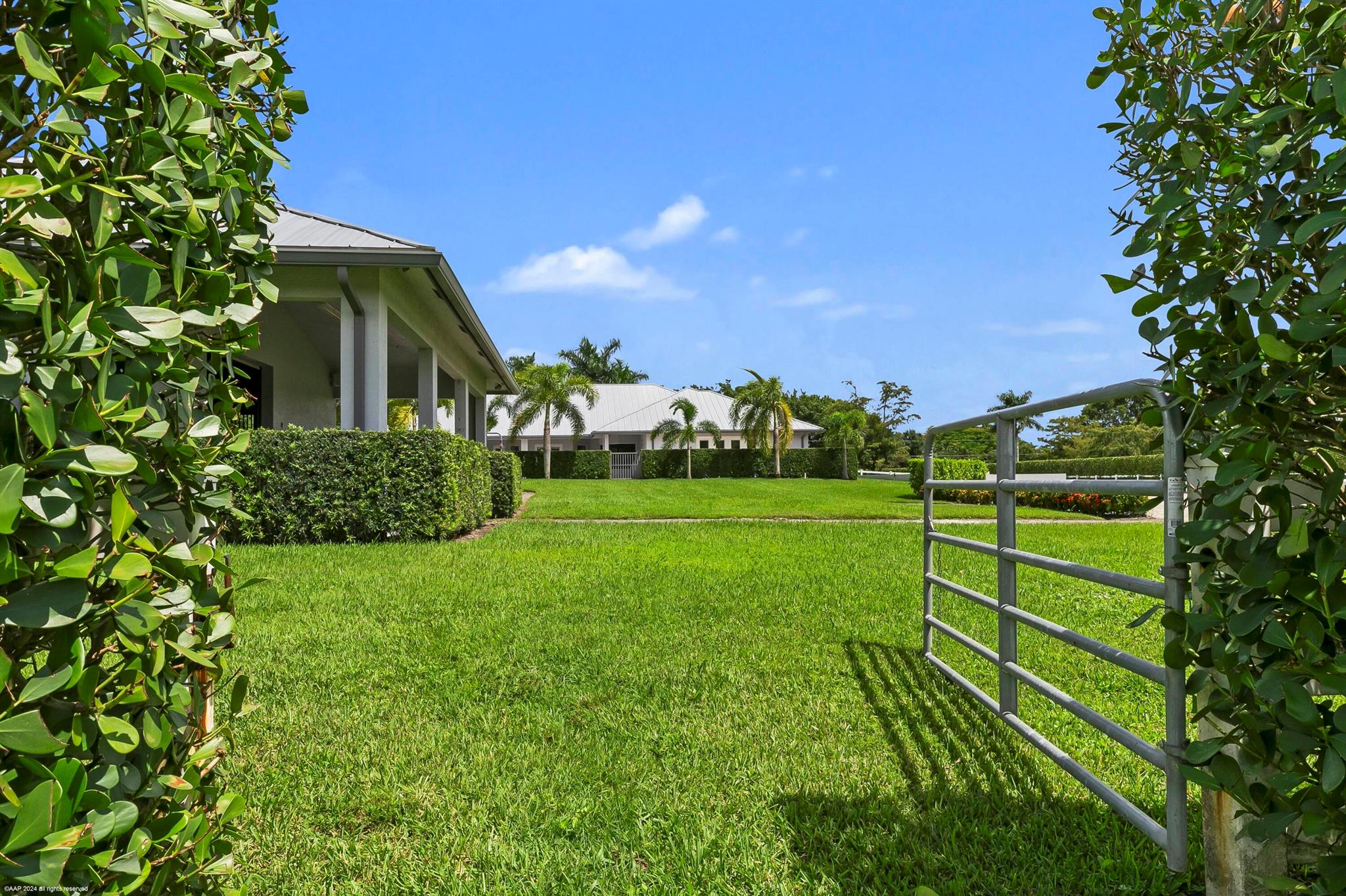 SADDLE TRAIL PARK OF WELL - Residential