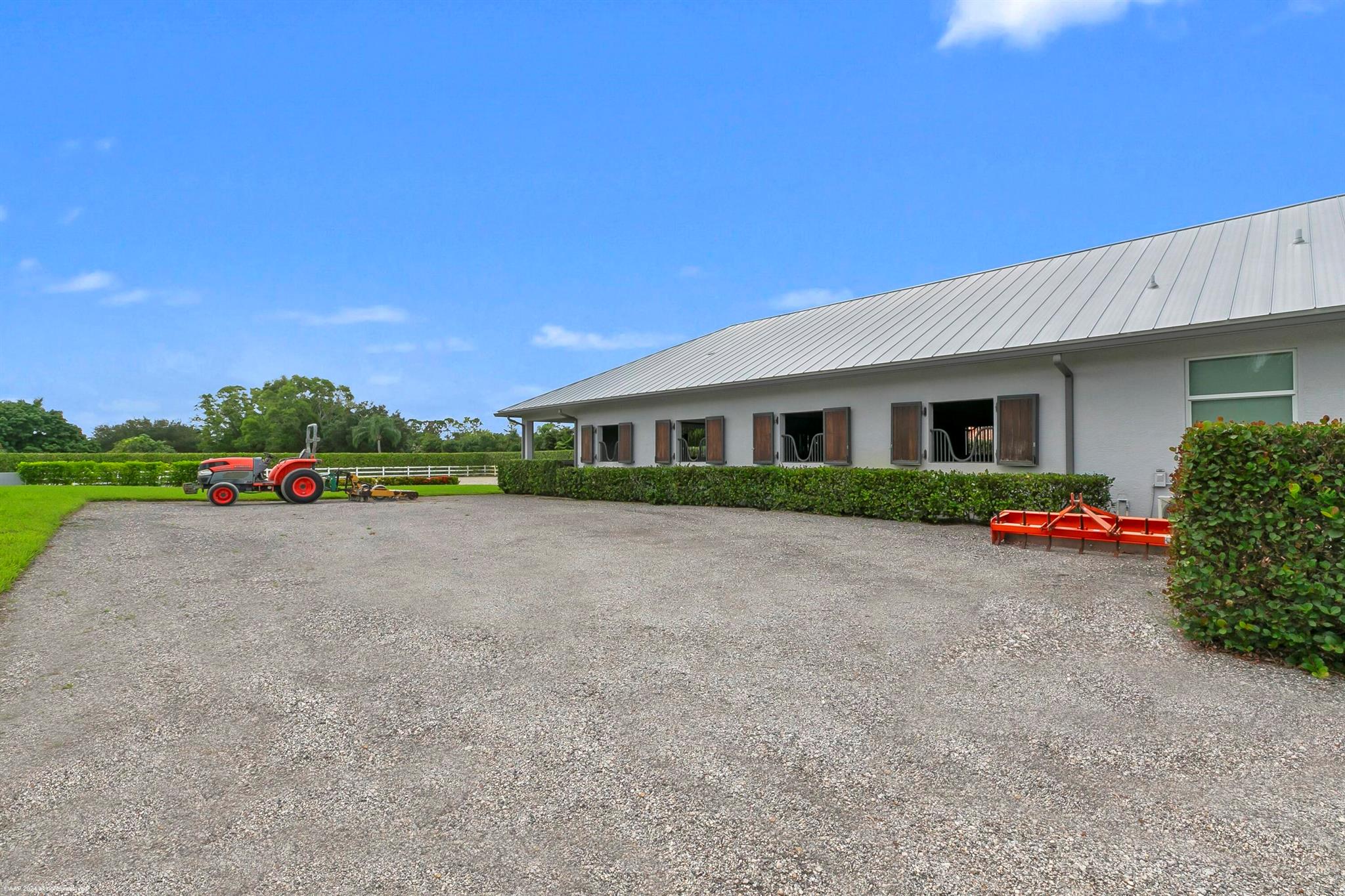 SADDLE TRAIL PARK OF WELL - Residential