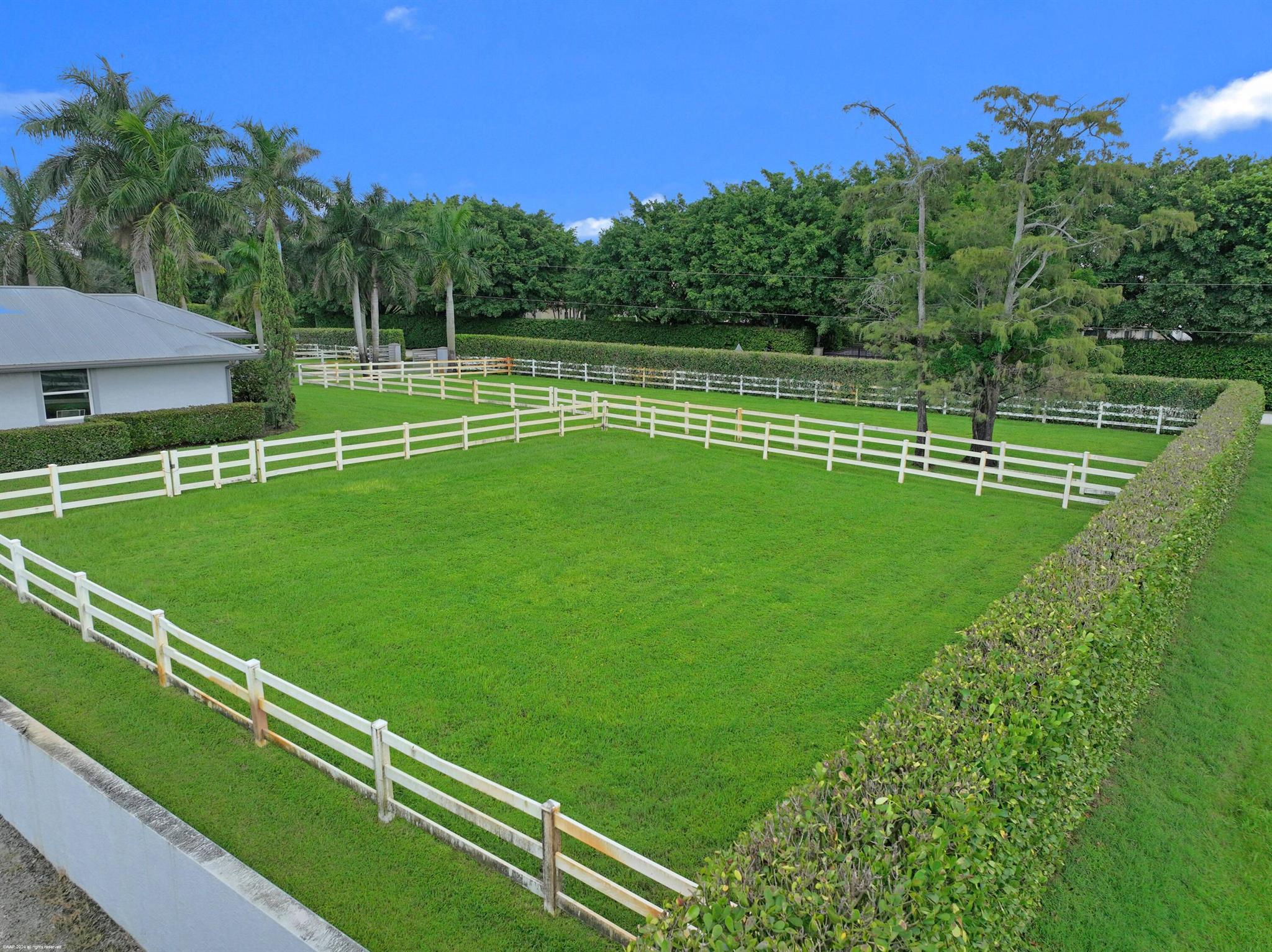 SADDLE TRAIL PARK OF WELL - Residential