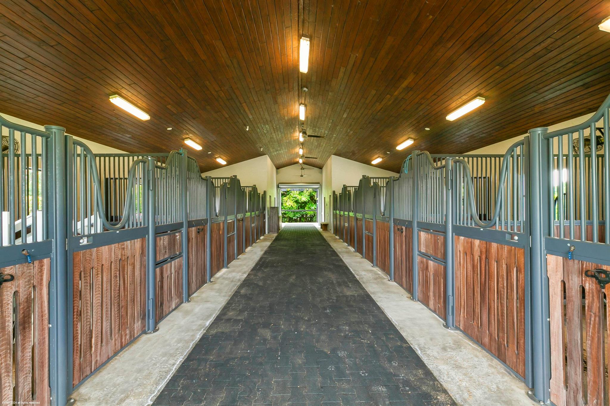 SADDLE TRAIL PARK OF WELL - Residential