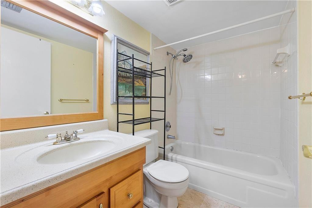 Palm Lakes - Residential