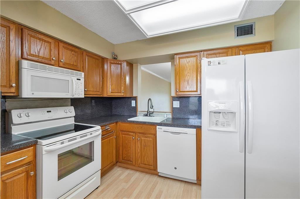 Palm Lakes - Residential